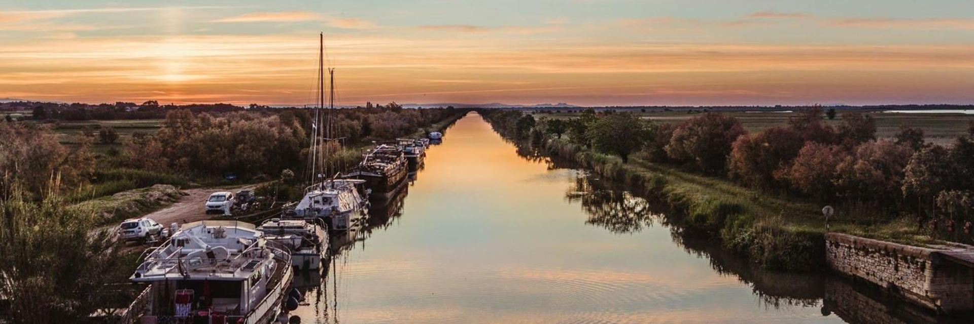 Bord Du Canal Du Rhone A Sete Sur "Cesar" Vauvert Exterior foto